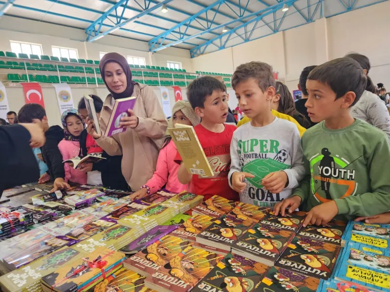 GÜNEYSINIR'DA KİTAP GÜNLERİ BAŞLADI