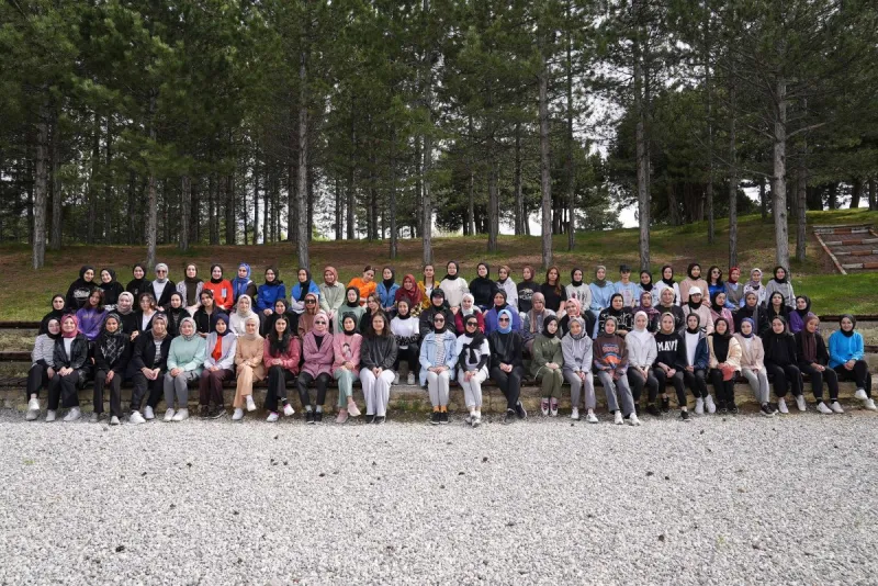 LİSE MEDENİYET AKADEMİLERİNDEN YKS ÖĞRENCİLERİNE MOTİVASYON KAMPI