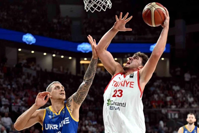 A Milli Erkek Basketbol Takımı Ukrayna'yı mağlup ederek lider çıktı