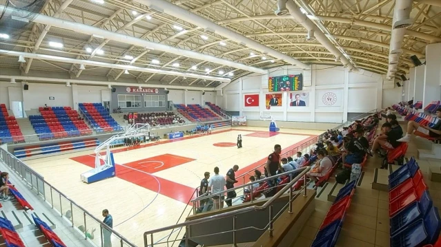 ANALİG Basketbol Müsabakasında Baba Ayak Bileğini Kırdı