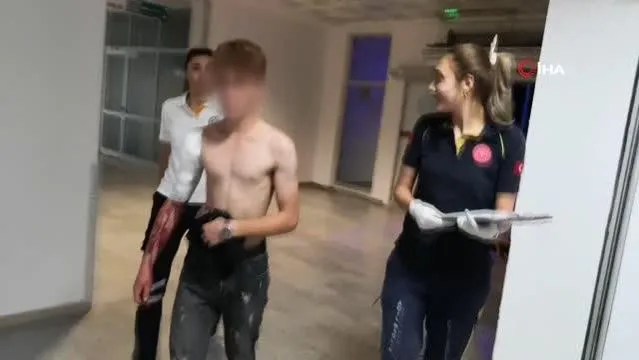 Aksaray'da bıçaklı kavga: 1 yaralı