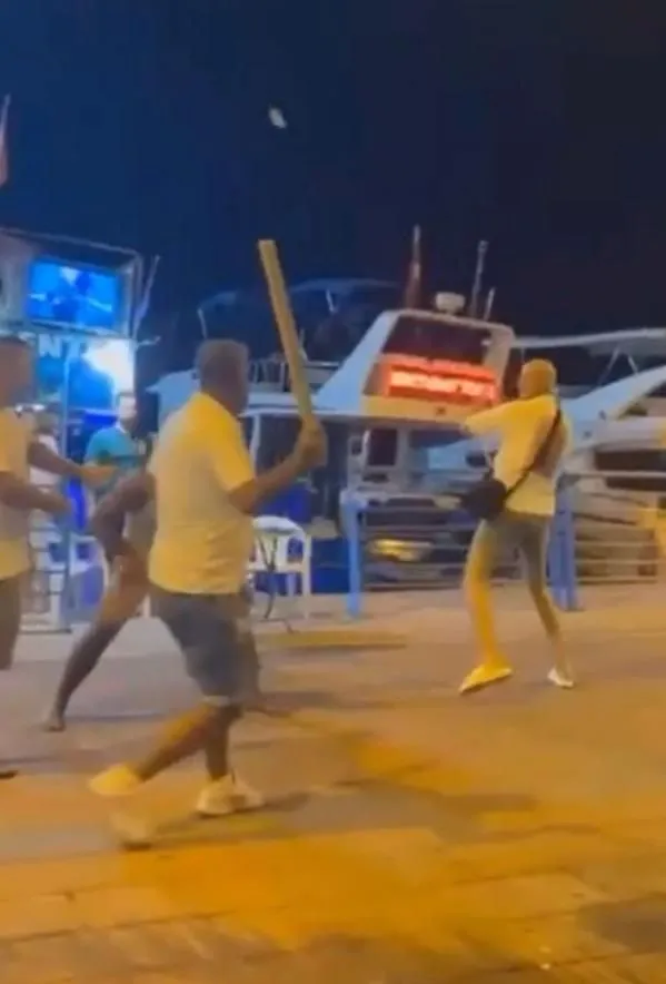Alanya'da Gurbetçi Tatilciye Sopalarla Saldırı