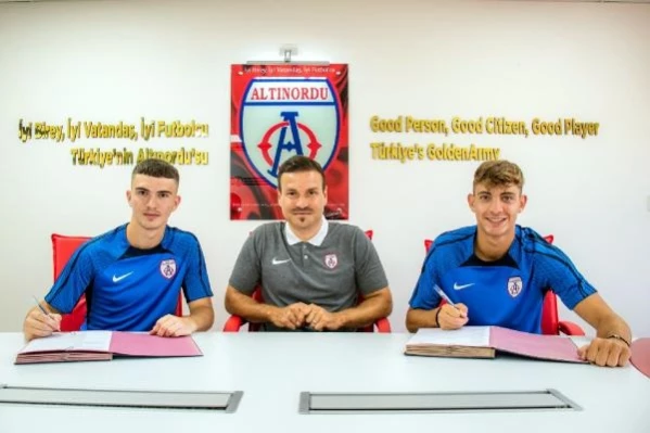 Altınordu, genç kanat oyuncularıyla profesyonel sözleşme imzaladı