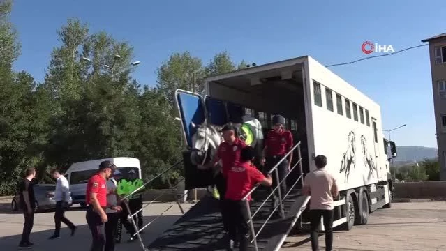 Ankara ve Van polis atlı birlikleri Bitlis'te devriye attı