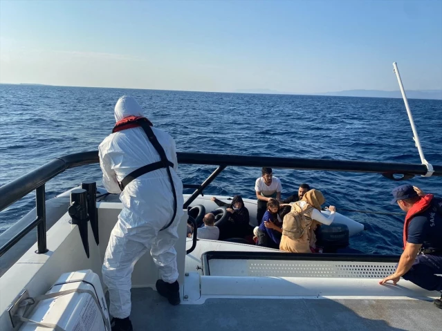 Ayvalık açıklarında 19 düzensiz göçmen kurtarıldı
