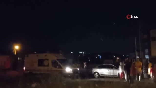Babasına sinirlendi, minibüsü yaktı - Son Dakika