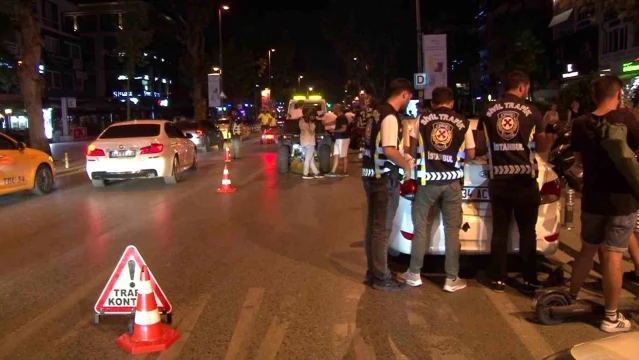 Bağdat Caddesi'nde Motosiklet Sürücülerine Denetim Yapıldı