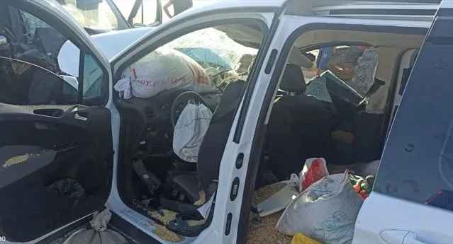 Bitlis Ahlat'ta İki Araç Çarpıştı: 8 Yaralı