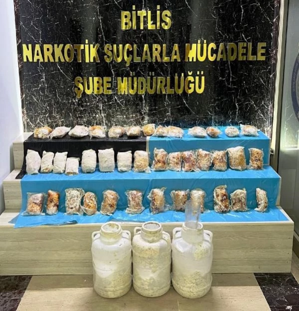 Bitlis'te Peynir Bidonlarında Gizlenmiş 9 Kilo Esrar Ele Geçirildi