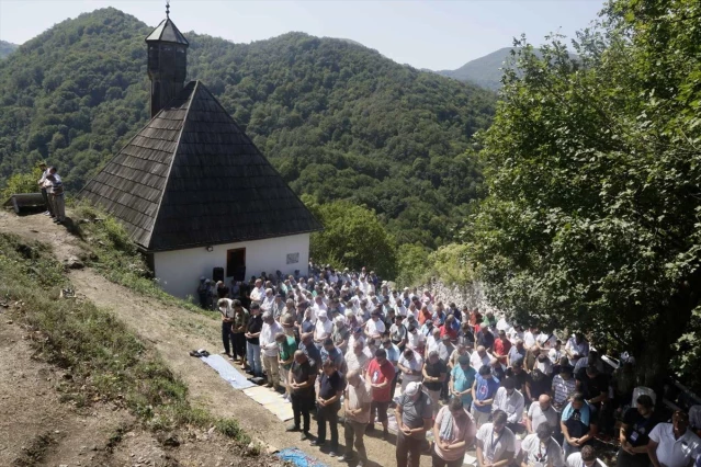Bosna Hersek'teki Kuşlat Camisi'nde Cuma Namazı Kılındı