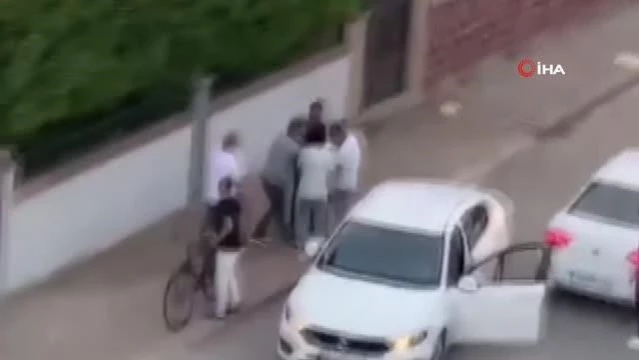 Bursa'da silahlı, bıçaklı yol verme kavgası: 2 yaralı