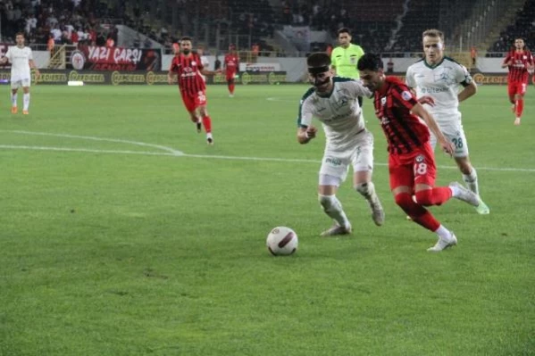 Çorum FK, evinde Giresunspor'a 2-0 mağlup oldu