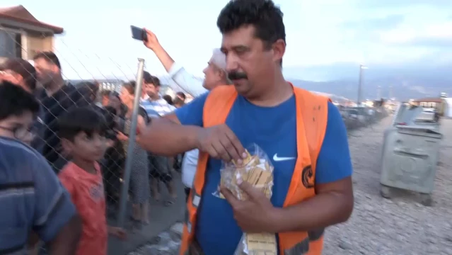 Depremzedeler, devletin yardım yapmamasından şikayet ediyor