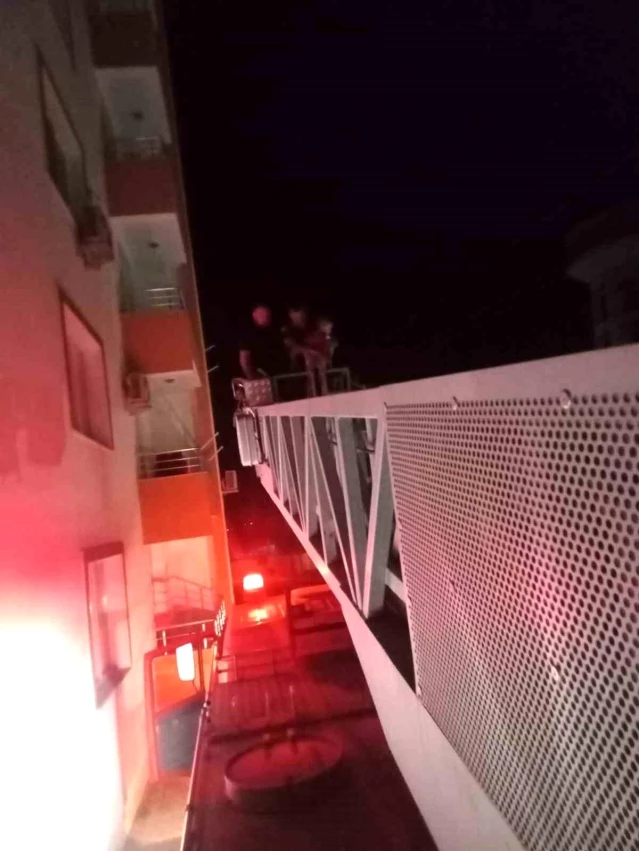 Diyarbakır'da Uyuyan Çocuk Mahsur Kaldı