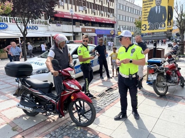 Edirne'de Saraçlar Caddesi'nde trafik denetimi yapıldı