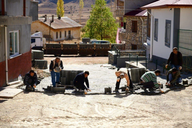 Elbistan'da 2 Milyon Metrekarelik Kilit Parke Çalışması