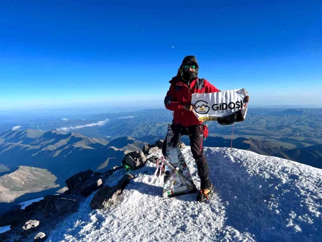 Giresun ve Ordu Dağcıları Elbrus Dağı'na Tırmandı