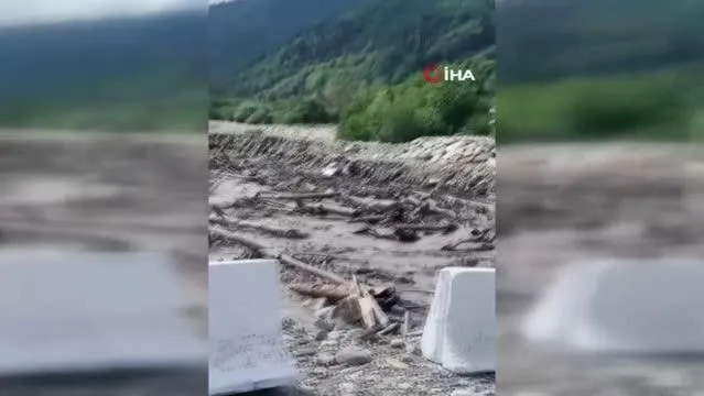 Gürcistan'da toprak kaymasında can kaybı 17'ye yükseldi