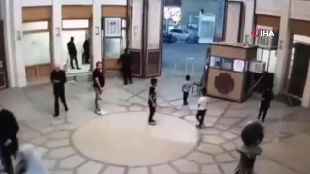 İran'da türbe saldırısıyla bağlantılı 10 gözaltı