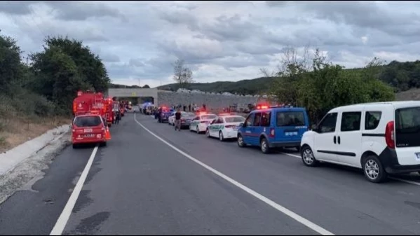 İstanbul Havalimanı'nda Servis Aracı Devrildi: 27 Yaralı