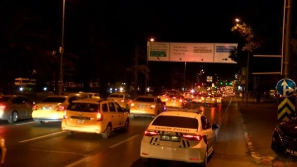 İstanbul'da Taksiciler Zam Talebiyle Eylem Yaptı