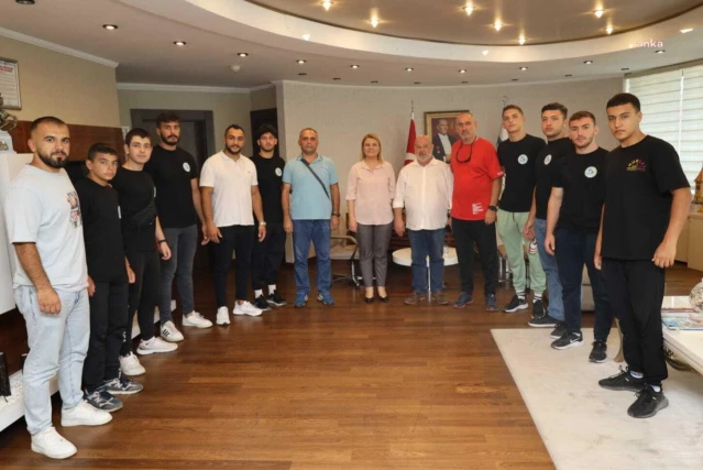 İzmit Belediyespor Güreş Takımı'na Başarılar Dileme