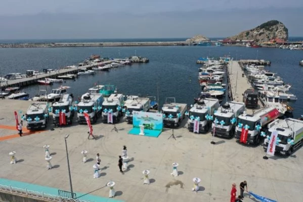 Kademe A.Ş., Şile Belediyesi'ne 17 temizlik aracı teslim etti
