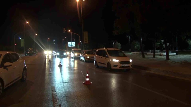 Kadıköy'de Abart Egzoz ve Modifiyeli Araç Denetimi: 97 Sürücüye Cezai İşlem Uygulandı