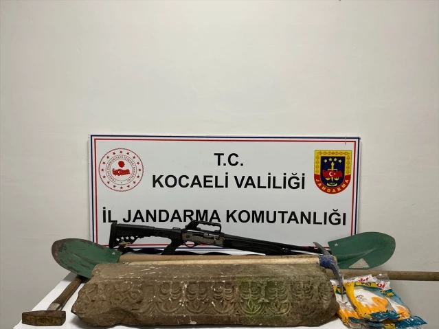 Karamürsel'de Roma dönemine ait lahit parçası ele geçirildi