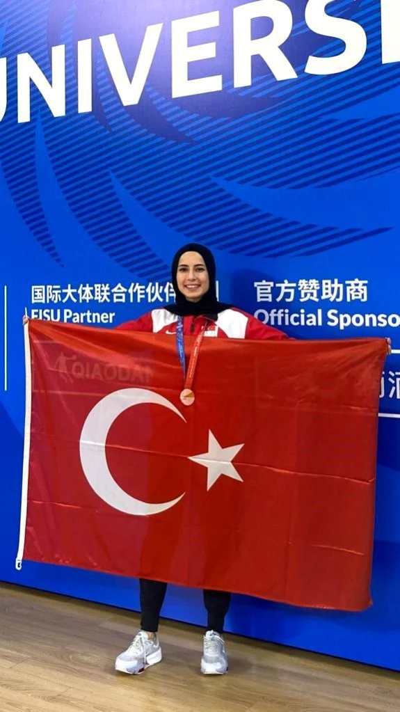 Kayserili Sporcu Hayriye Türksoy Hançer Çin'den Madalya İle Döndü