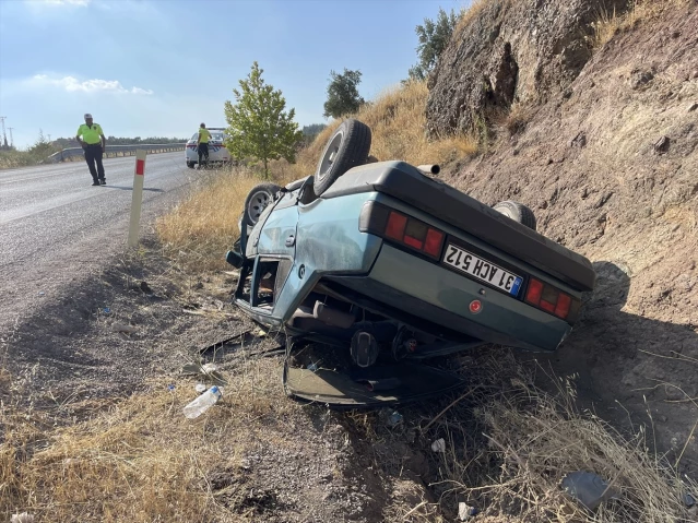 Kilis'te Otomobil Şarampole Devrildi: 6 Kişi Yaralandı