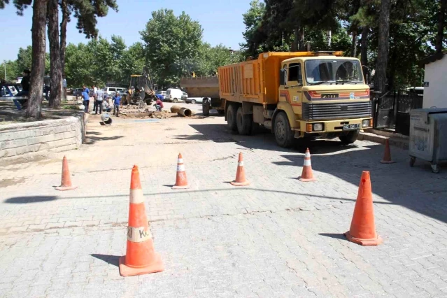 Konya Beyşehir'de Su Patlaması Sonucu Otopark Sular Altında Kaldı