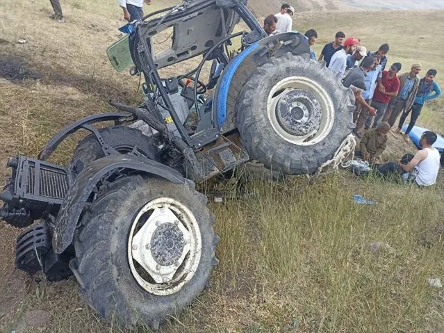 Köprüköy'de Traktör Kazası: 2 Kişi Yaralandı