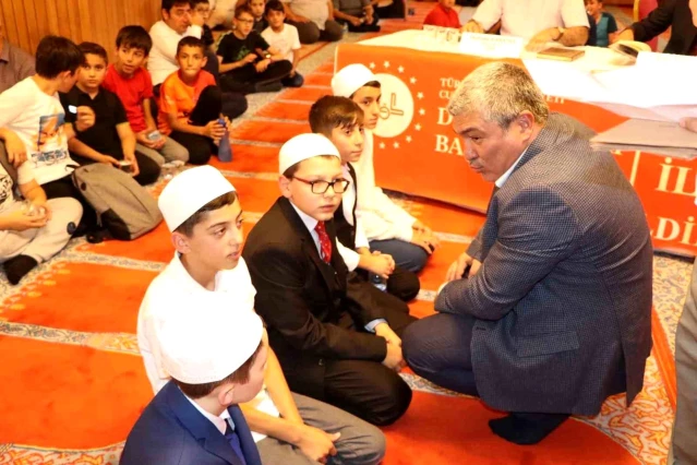Kur'an-ı Kerim'i Yüzünden Güzel Okuma Yarışması Sivas'ta Düzenlendi
