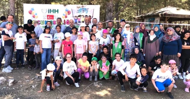 Kütahya'da İHH tarafından düzenlenen Çocuk Şenliği yoğun ilgi gördü