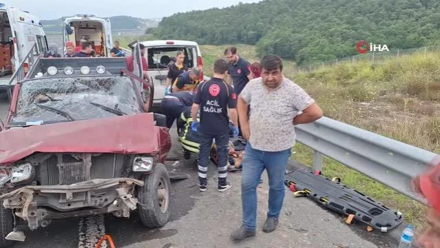 Kuzey Marmara Otoyolu'nda feci kaza: 2'si ağır 6 yaralı