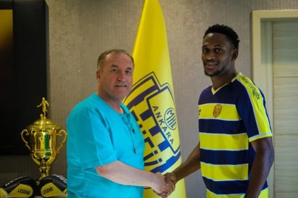 MKE Ankaragücü, Renaldo Cephas ile 4 yıllık sözleşme imzaladı