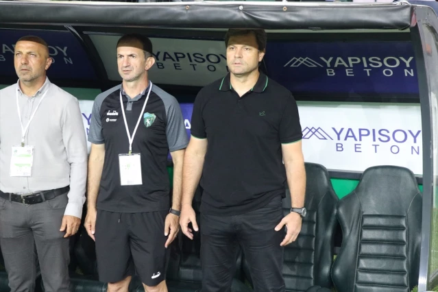 Manisa FK, deplasmanda Kocaelispor'u 2-0 yendi