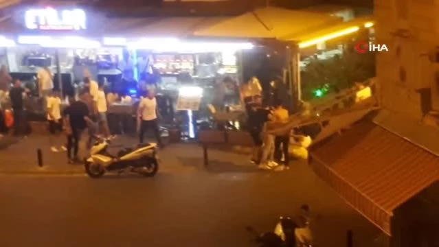 Marmaris'te sözlü tartışma sokak kavgasına dönüştü... O anlar kamerada
