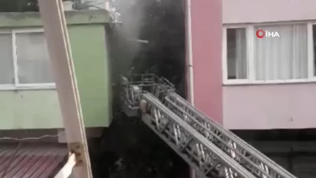 Osmaniye'de 2 katlı evde çıkan yangın korkuttu
