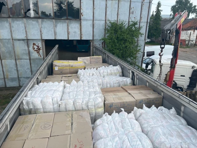 Özbekistan, Ukrayna'ya 10 Ton İnsani Yardım Gönderdi