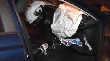 Pendik'te Alkollü Sürücü Ara Sokakta Kaza Yaptı