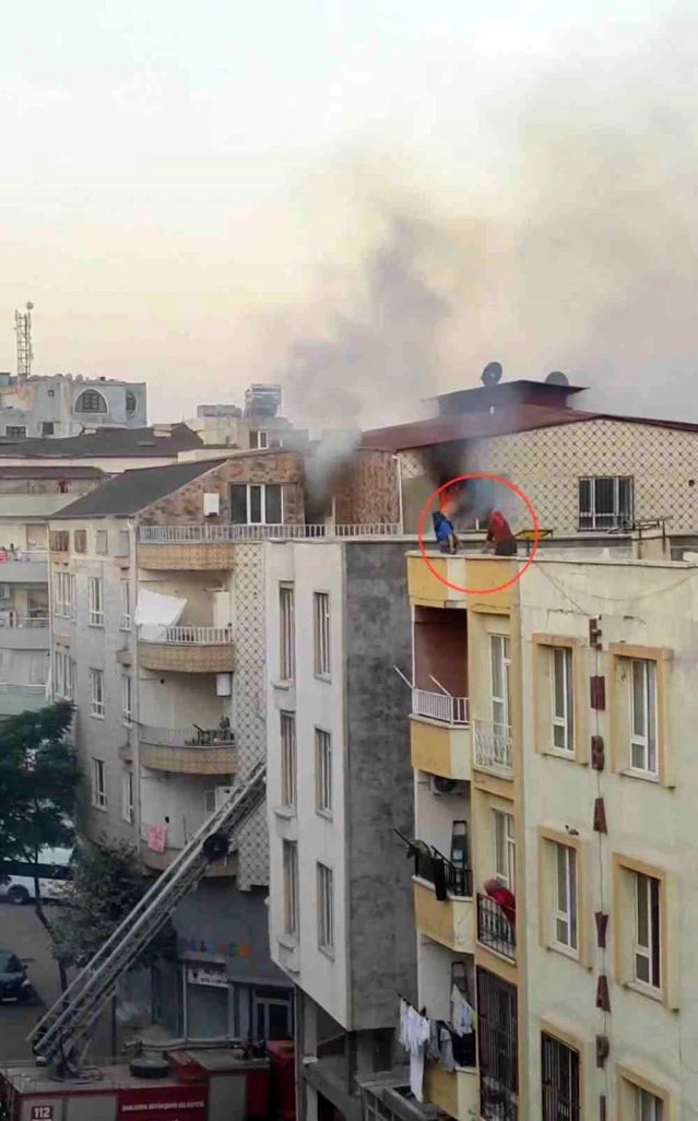 Şanlıurfa'da madde kullanan şahıs ailesine ait evi ateşe verdi