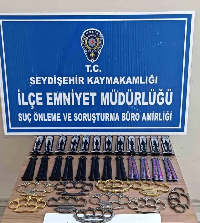 Seydişehir'de Halk Pazarında Yasaklı Suç Aletleri Ele Geçirildi