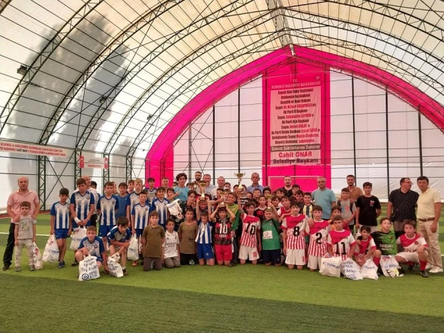 Simav İlçe Müftülüğü 2023 Yaz Kur'an Kursları Futbol Turnuvası Sona Erdi