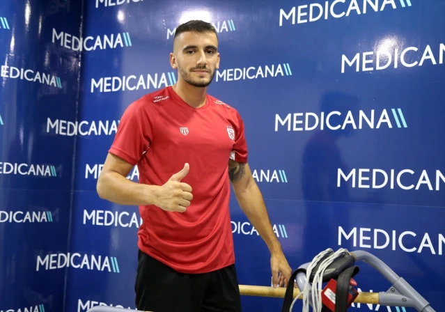 Sivasspor'un yeni transferi Poungouras sağlık kontrolünden geçti