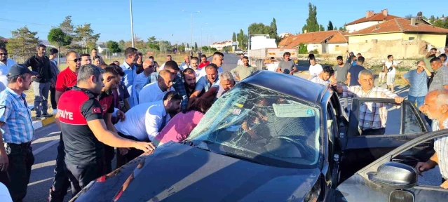 Sivas'ta düğün konvoyunda kaza: 4 yaralı