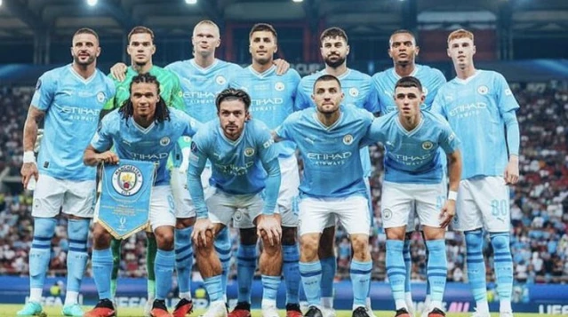 Son Dakika: UEFA Süper Kupa Finali'nde normal süresi 1-1 biten maçta Manchester City, Sevilla'yı penaltılarda 5-4 yenerek kupanın sahibi oldu.