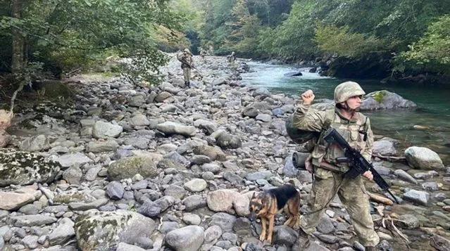 Son Dakika! Yunanistan'a yasa dışı geçmeye çalışan 6'sı FETÖ mensubu 25 kişi yakalandı