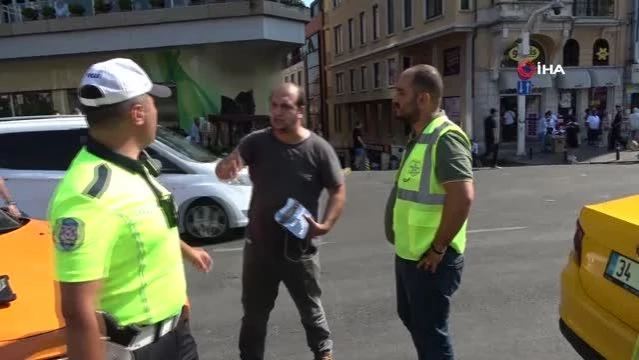 Taksim'de yapılan denetimde 4 ticari taksiye para cezası kesildi